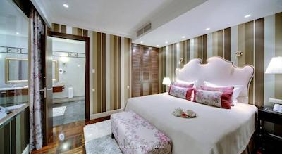 هلوتیا دلوکس هتل