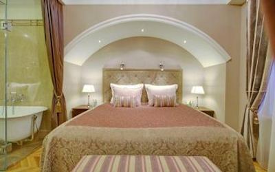 هلوتیا دلوکس هتل