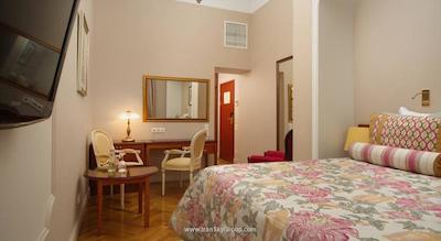 هلوتیا دلوکس هتل