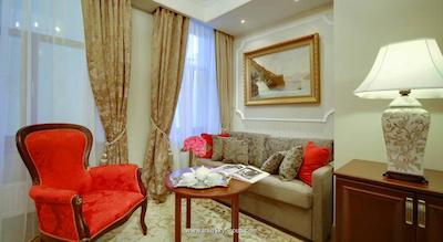 هلوتیا دلوکس هتل