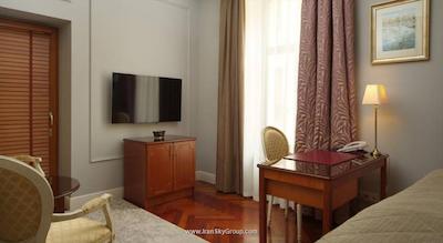 هلوتیا دلوکس هتل