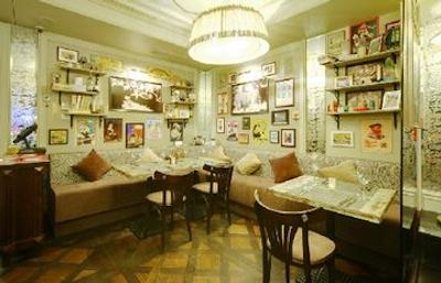 هلوتیا دلوکس هتل