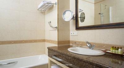 هلوتیا دلوکس هتل