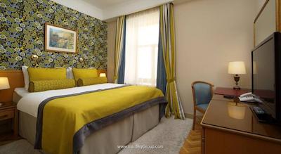 هلوتیا دلوکس هتل