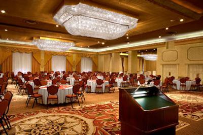 کراون پلازا نیاگارا فال-فالسویو