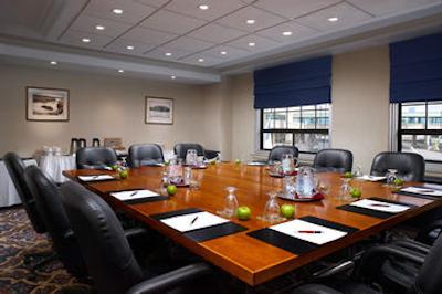 کراون پلازا نیاگارا فال-فالسویو