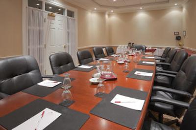 کراون پلازا نیاگارا فال-فالسویو