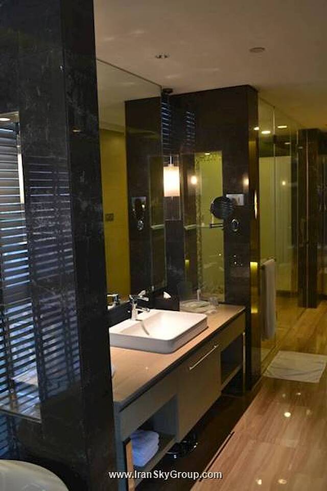 هالیدی این شانگهای سانگجیانگ