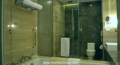 هالیدی این شانگهای سانگجیانگ