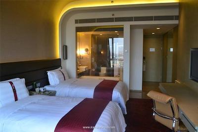 هالیدی این شانگهای سانگجیانگ