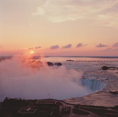 ماریوت فالسویو نیاگارا فالس