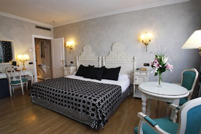 سالس هتل پره IV