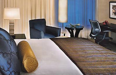 دابل تری بای هیلتون مونترال