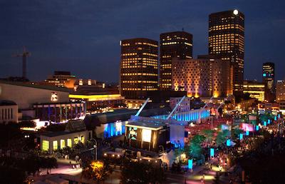 دابل تری بای هیلتون مونترال