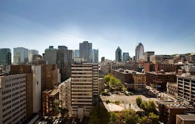 دابل تری بای هیلتون مونترال