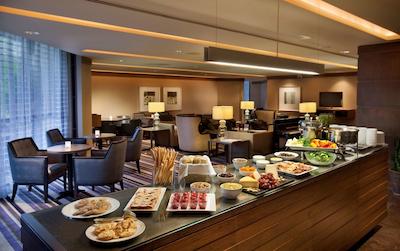 دابل تری بای هیلتون مونترال