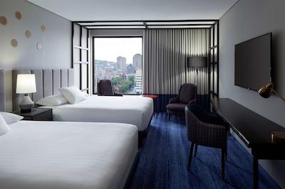 دابل تری بای هیلتون مونترال