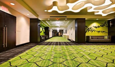 دابل تری بای هیلتون مونترال