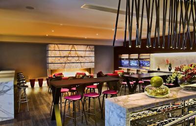 دابل تری بای هیلتون مونترال