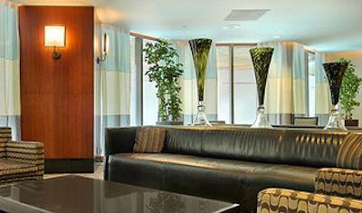 دابل تری بای هیلتون مونترال