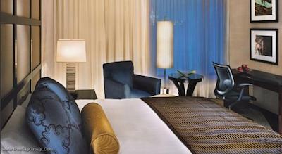 دابل تری بای هیلتون مونترال