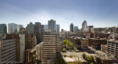 دابل تری بای هیلتون مونترال