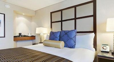 دابل تری بای هیلتون مونترال