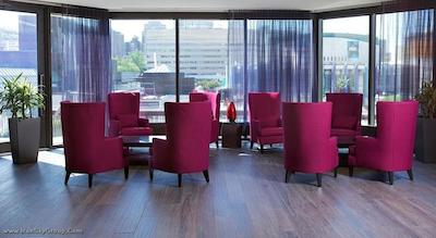 دابل تری بای هیلتون مونترال