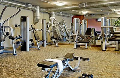 دابل تری بای هیلتون مونترال