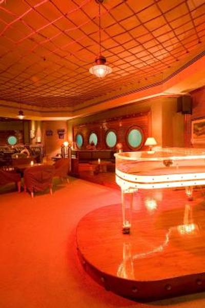 گرند حیات مسقط