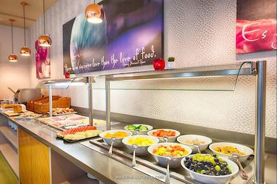 لئوناردو هتل برلین میتته