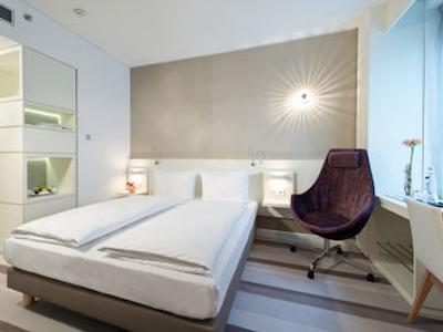 لئوناردو هتل برلین میتته