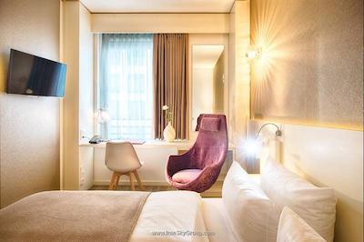 لئوناردو هتل برلین میتته