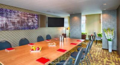 لئوناردو هتل برلین میتته