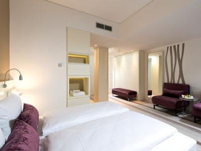 لئوناردو هتل برلین میتته