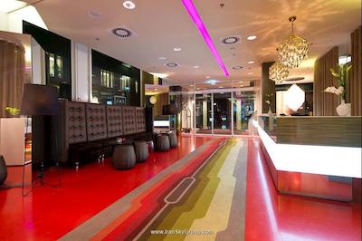 لئوناردو هتل برلین میتته