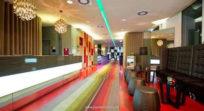 لئوناردو هتل برلین میتته