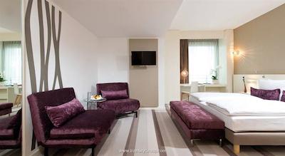 لئوناردو هتل برلین میتته