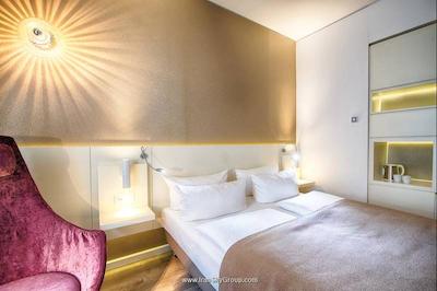 لئوناردو هتل برلین میتته