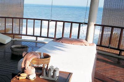 اوتریگر کوه سامویی بیچ رسرت