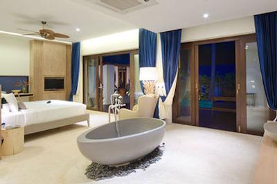 اوتریگر کوه سامویی بیچ رسرت