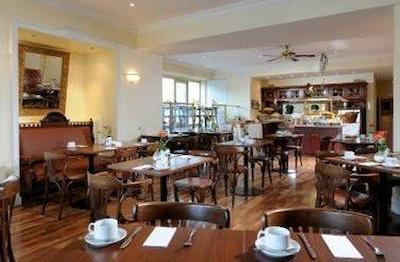 ازیموت هتل برلین کورفورستندام