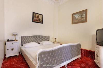 ازیموت هتل برلین کورفورستندام