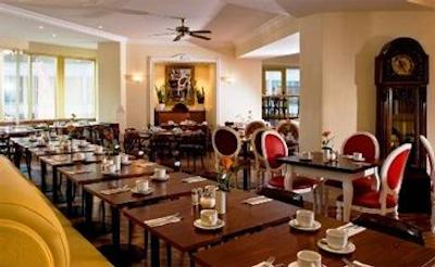 ازیموت هتل برلین کورفورستندام