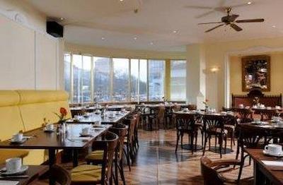 ازیموت هتل برلین کورفورستندام