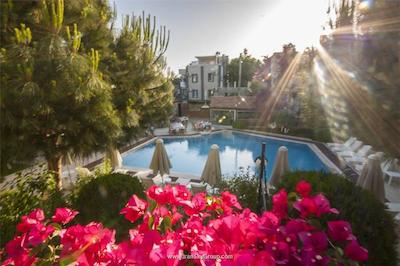 مون شاین هتل اند سوئیتز