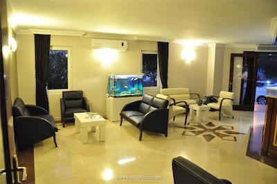 مون شاین هتل اند سوئیتز