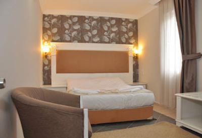 مون شاین هتل اند سوئیتز