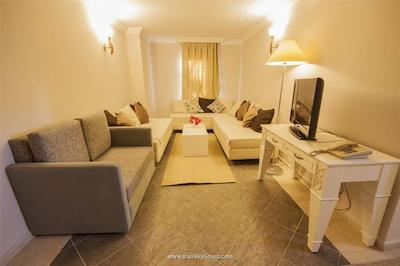 مون شاین هتل اند سوئیتز