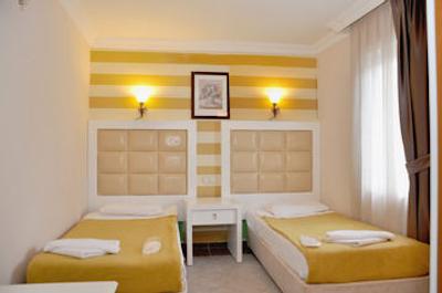 مون شاین هتل اند سوئیتز